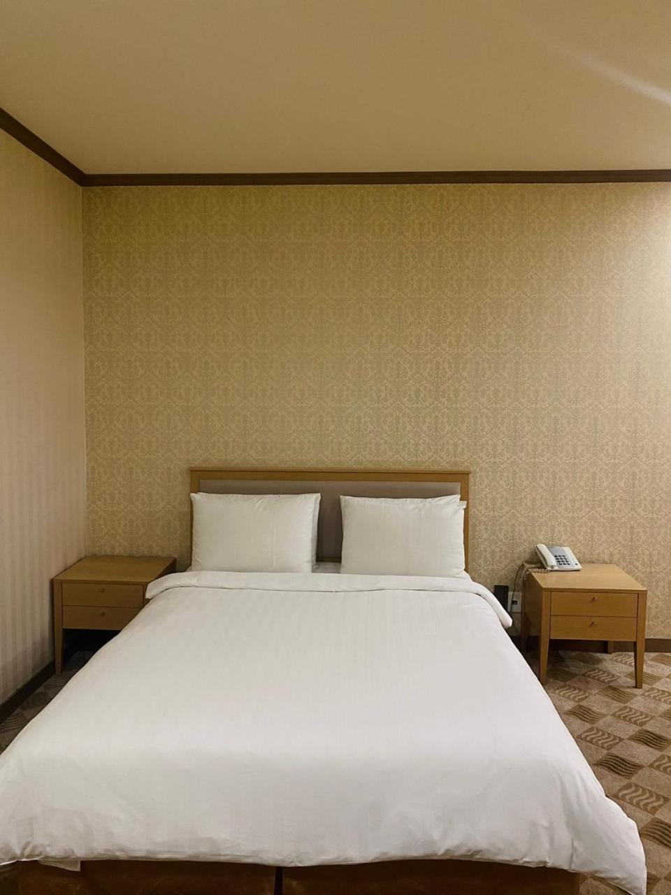 Sunjin Grand Hotel Ulaanbaatar Exterior foto