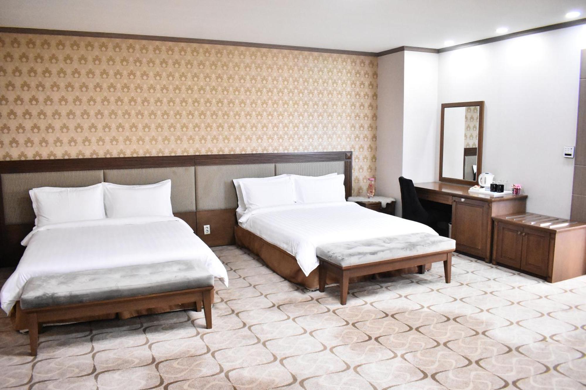 Sunjin Grand Hotel Ulaanbaatar Exterior foto
